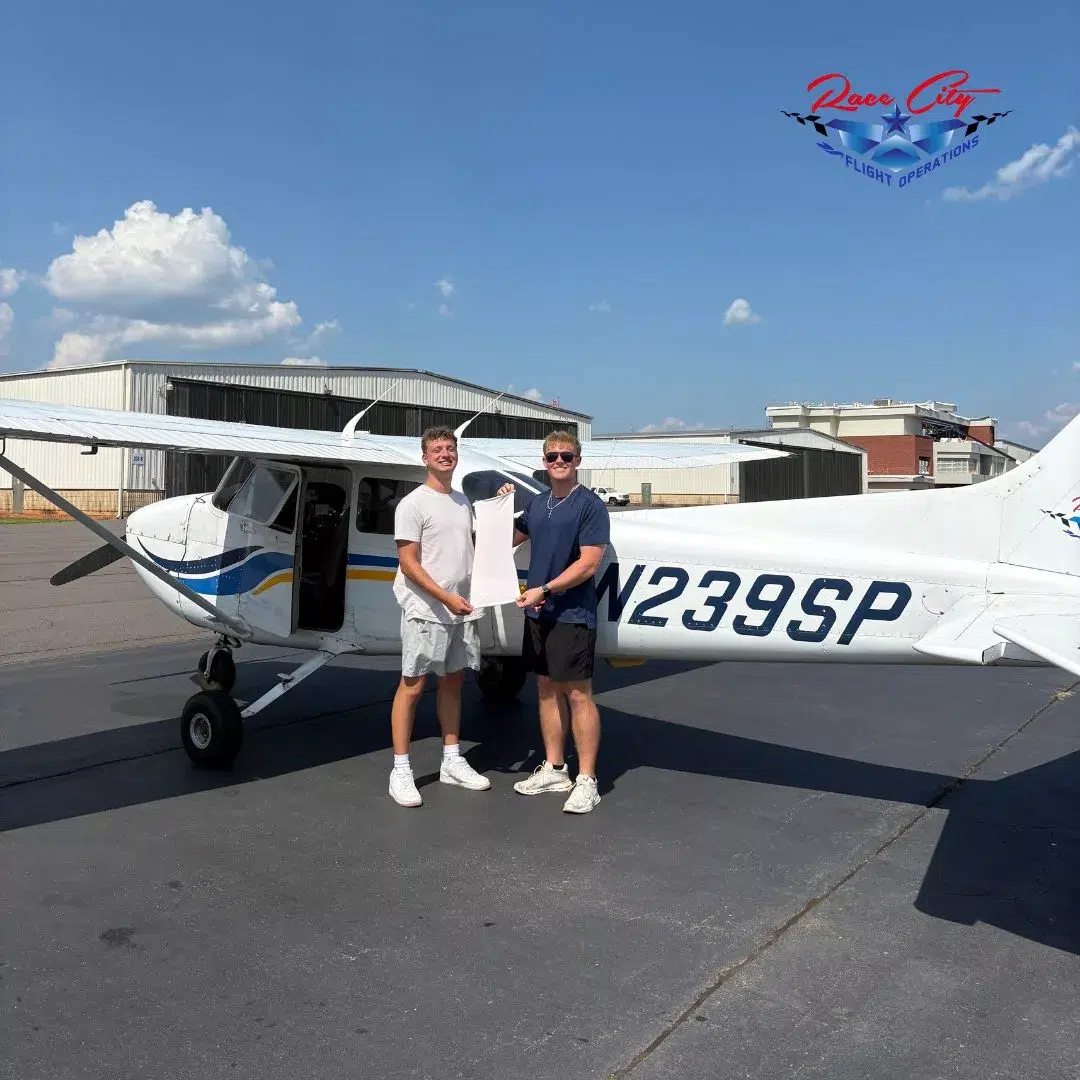 Camden beat the summer heat by losing the back of his shirt, thanks to his 1ST SOLO! Congratulations! (ft. CFI Dylan) 👏✈️